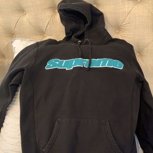 Supreme size medium sweatshirt